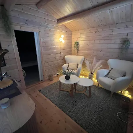 Semesterbostad Cabin Near The Lake