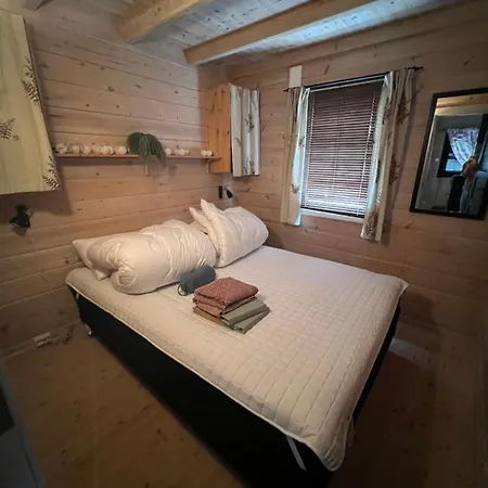 Cabin Near The Lake *